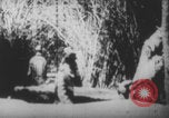 Image Les soldats français portent des corps Europe, 1915, de la seconde 33 séquences d'archives historiques vidéo 65675079200