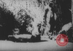 Image Les soldats français portent des corps Europe, 1915, de la seconde 46 séquences d'archives historiques vidéo 65675079200