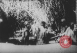 Image Les soldats français portent des corps Europe, 1915, de la seconde 57 séquences d'archives historiques vidéo 65675079200