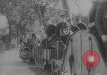 Image Paris taxi taxis transport soldats WWI Paris France, 1914, de la seconde 8 séquences d'archives historiques vidéo 65675079207
