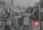 Image Paris taxi taxis transport soldats WWI Paris France, 1914, de la seconde 10 séquences d'archives historiques vidéo 65675079207