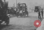 Image Paris taxi taxis transport soldats WWI Paris France, 1914, de la seconde 14 séquences d'archives historiques vidéo 65675079207