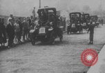 Image Paris taxi taxis transport soldats WWI Paris France, 1914, de la seconde 22 séquences d'archives historiques vidéo 65675079207