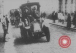 Image Paris taxi taxis transport soldats WWI Paris France, 1914, de la seconde 24 séquences d'archives historiques vidéo 65675079207