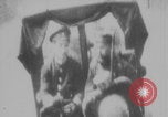 Image Paris taxi taxis transport soldats WWI Paris France, 1914, de la seconde 25 séquences d'archives historiques vidéo 65675079207