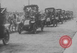 Image Paris taxi taxis transport soldats WWI Paris France, 1914, de la seconde 28 séquences d'archives historiques vidéo 65675079207