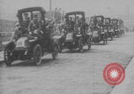 Image Paris taxi taxis transport soldats WWI Paris France, 1914, de la seconde 30 séquences d'archives historiques vidéo 65675079207