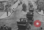 Image Paris taxi taxis transport soldats WWI Paris France, 1914, de la seconde 46 séquences d'archives historiques vidéo 65675079207