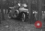 Standbild Französische Mitarbeiter Auto Tanks navigieren Wald Frankreich, 1917, aus Sekunde 11 historischem Filmmaterial Videoclip 65675079225