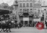 Standbild Paris Karussell Montmartre WWI Paris Frankreich, 1914, aus Sekunde 6 historischem Filmmaterial Videoclip 65675079226