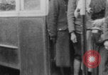 Standbild Paris Karussell Montmartre WWI Paris Frankreich, 1914, aus Sekunde 28 historischem Filmmaterial Videoclip 65675079226