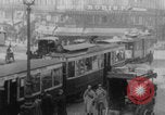 Standbild Paris Karussell Montmartre WWI Paris Frankreich, 1914, aus Sekunde 34 historischem Filmmaterial Videoclip 65675079226