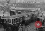 Standbild Paris Karussell Montmartre WWI Paris Frankreich, 1914, aus Sekunde 36 historischem Filmmaterial Videoclip 65675079226