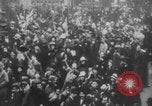 Standbild Waffenstillstandsgedränge United States USA, 1918, aus Sekunde 3 historischem Filmmaterial Videoclip 65675079242