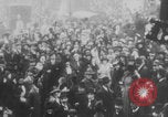 Standbild Waffenstillstandsgedränge United States USA, 1918, aus Sekunde 5 historischem Filmmaterial Videoclip 65675079242