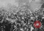 Standbild Waffenstillstandsgedränge United States USA, 1918, aus Sekunde 13 historischem Filmmaterial Videoclip 65675079242