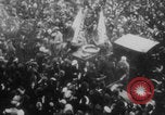 Standbild Waffenstillstandsgedränge United States USA, 1918, aus Sekunde 21 historischem Filmmaterial Videoclip 65675079242