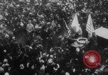 Standbild Waffenstillstandsgedränge United States USA, 1918, aus Sekunde 22 historischem Filmmaterial Videoclip 65675079242
