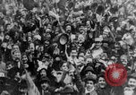 Standbild Waffenstillstandsgedränge United States USA, 1918, aus Sekunde 25 historischem Filmmaterial Videoclip 65675079242