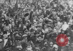 Standbild Waffenstillstandsgedränge United States USA, 1918, aus Sekunde 30 historischem Filmmaterial Videoclip 65675079242