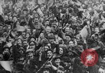 Standbild Waffenstillstandsgedränge United States USA, 1918, aus Sekunde 32 historischem Filmmaterial Videoclip 65675079242