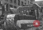 Standbild Parade zum Portland Rose Festival Portland Oregon USA, 1940, aus Sekunde 19 historischem Filmmaterial Videoclip 65675079264