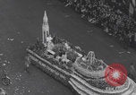 Standbild Parade zum Portland Rose Festival Portland Oregon USA, 1940, aus Sekunde 29 historischem Filmmaterial Videoclip 65675079264