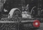 Standbild Parade zum Portland Rose Festival Portland Oregon USA, 1940, aus Sekunde 30 historischem Filmmaterial Videoclip 65675079264