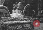 Standbild Parade zum Portland Rose Festival Portland Oregon USA, 1940, aus Sekunde 32 historischem Filmmaterial Videoclip 65675079264