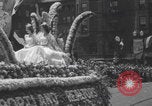 Standbild Parade zum Portland Rose Festival Portland Oregon USA, 1940, aus Sekunde 33 historischem Filmmaterial Videoclip 65675079264