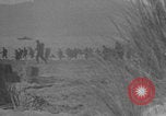 Standbild Deutscher Soldat feuert Maschinengewehr Sizilien Italien, 1944, aus Sekunde 11 historischem Filmmaterial Videoclip 65675079283