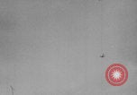 Standbild Deutsche feuern Flak-Artillerie Sizilien Italien, 1943, aus Sekunde 6 historischem Filmmaterial Videoclip 65675079284