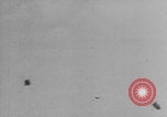 Standbild Deutsche feuern Flak-Artillerie Sizilien Italien, 1943, aus Sekunde 13 historischem Filmmaterial Videoclip 65675079284