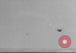 Standbild Deutsche feuern Flak-Artillerie Sizilien Italien, 1943, aus Sekunde 16 historischem Filmmaterial Videoclip 65675079284