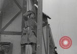 Standbild Soldaten der Vereinigten Staaten betreten La Haye du Puits La Haye Du Puits Frankreich, 1944, aus Sekunde 51 historischem Filmmaterial Videoclip 65675079303