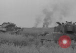 Image Les Canadiens capturent l'aérodrome de Carpiquet France, 1944, de la seconde 27 séquences d'archives historiques vidéo 65675079309