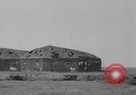 Image Les Canadiens capturent l'aérodrome de Carpiquet France, 1944, de la seconde 54 séquences d'archives historiques vidéo 65675079309