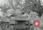 Immagine di L'esercito canadese avanza a Caen Caen Francia, 1944, secondo 15 filmato di repertorio 65675079310