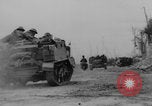 Immagine di L'esercito canadese avanza a Caen Caen Francia, 1944, secondo 19 filmato di repertorio 65675079310