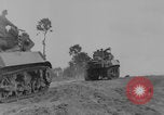 Immagine di L'esercito canadese avanza a Caen Caen Francia, 1944, secondo 30 filmato di repertorio 65675079310