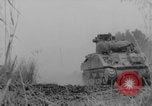 Immagine di L'esercito canadese avanza a Caen Caen Francia, 1944, secondo 33 filmato di repertorio 65675079310