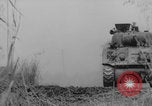 Immagine di L'esercito canadese avanza a Caen Caen Francia, 1944, secondo 35 filmato di repertorio 65675079310