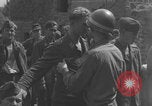 Image Les prisonniers allemands ont frissisé la deuxième Guerre mondiale en France Saint Lo France, 1944, de la seconde 20 séquences d'archives historiques vidéo 65675079322