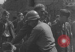 Image Les prisonniers allemands ont frissisé la deuxième Guerre mondiale en France Saint Lo France, 1944, de la seconde 21 séquences d'archives historiques vidéo 65675079322