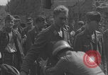Image Les prisonniers allemands ont frissisé la deuxième Guerre mondiale en France Saint Lo France, 1944, de la seconde 23 séquences d'archives historiques vidéo 65675079322