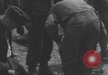 Image Les prisonniers allemands ont frissisé la deuxième Guerre mondiale en France Saint Lo France, 1944, de la seconde 30 séquences d'archives historiques vidéo 65675079322