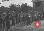 Image Les prisonniers allemands ont frissisé la deuxième Guerre mondiale en France Saint Lo France, 1944, de la seconde 52 séquences d'archives historiques vidéo 65675079322