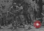 Image Radio allemande déchirée Fu G Saint Lo France, 1944, de la seconde 6 séquences d'archives historiques vidéo 65675079325