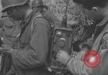 Image Radio allemande déchirée Fu G Saint Lo France, 1944, de la seconde 15 séquences d'archives historiques vidéo 65675079325