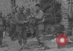 Image Radio allemande déchirée Fu G Saint Lo France, 1944, de la seconde 41 séquences d'archives historiques vidéo 65675079325